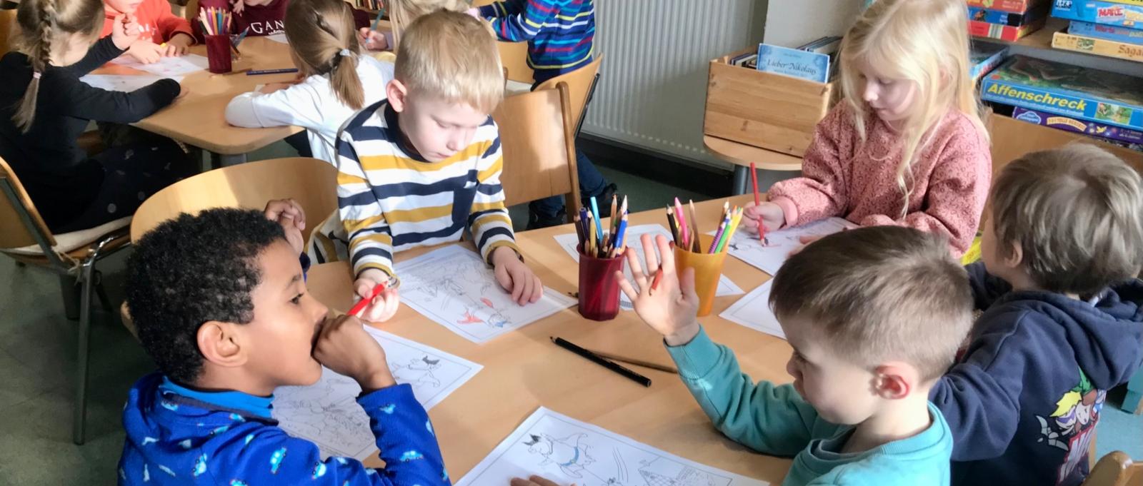 BibFit Kinder am Tisch
