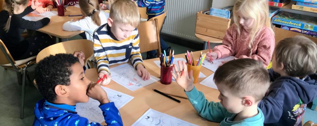 BibFit Kinder am Tisch